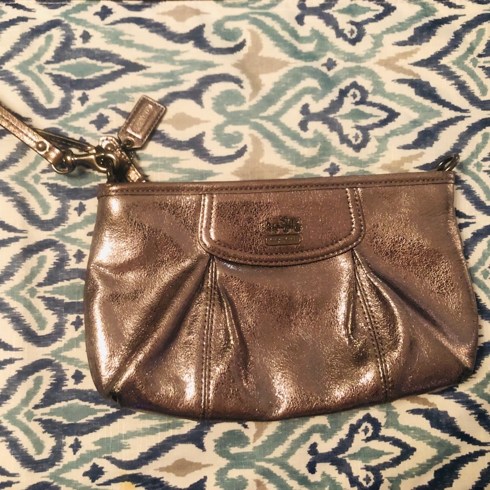 Coach Clutch/wristlet 💜